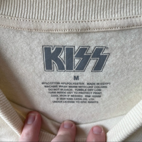 NEW WITHOUT TAGS KISS BAND IVORY SWEATSHIRT M - Picture 3 of 4